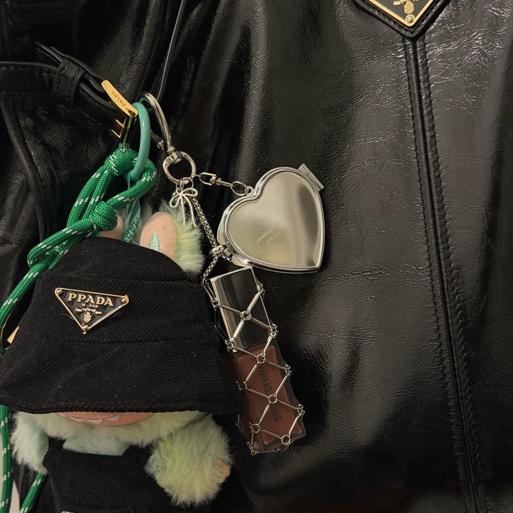 Lip gloss holder bag charm adjustable